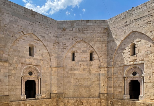 Castel del Monte #04 (800 visits) Castel del Monte #04