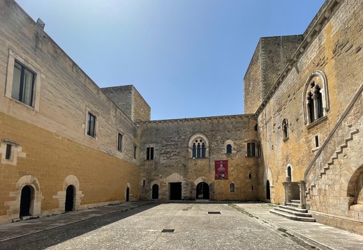 Gioia del Colle, Castello normanno-svevo #02 (183 visits) Gioia del Colle, Castello normanno-svevo #02