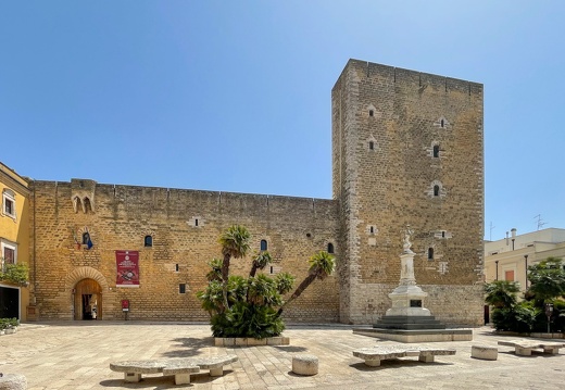 Gioia del Colle, Castello normanno-svevo #12 (186 visits) Gioia del Colle, Castello normanno-svevo #12