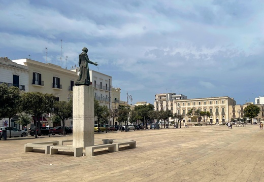 Mola di Bari, Piazza XX settembre #02