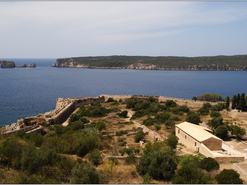 Pylos, l'île de Sfakteria vue de Neo Kastro #09