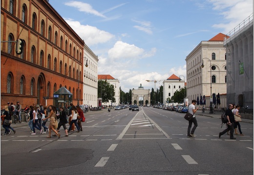 Munich, Ludwigstrasse et porte de la Victoire (Siegestor) #02